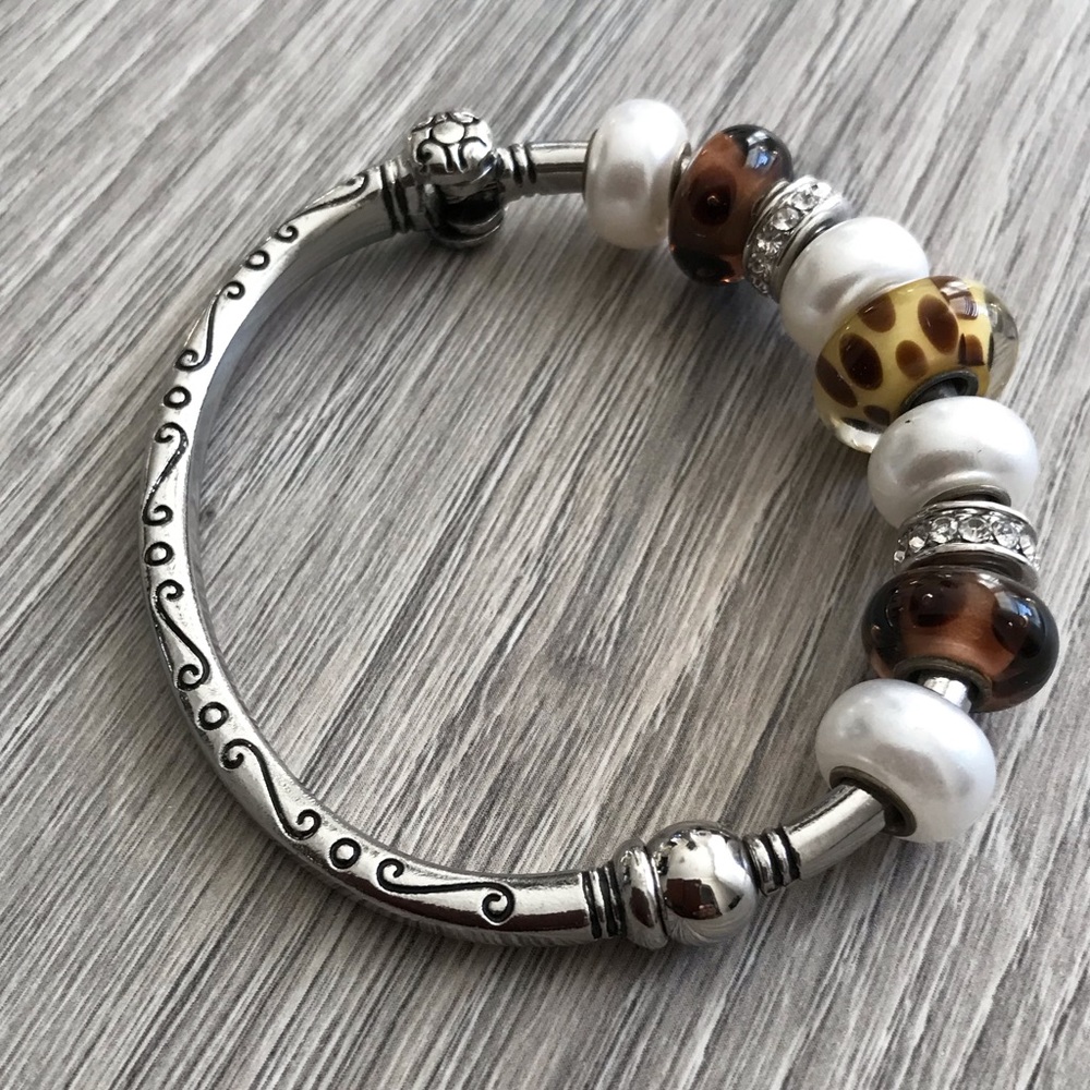 Bella Perlina Silver Bangle Bracelet with Charms. - Picture 2 of 6